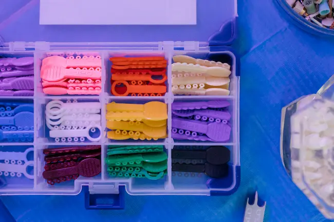 Colores de liga para niños y adolescentes
