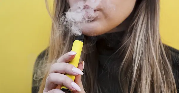 Cuáles son los efectos del vape en la salud dental